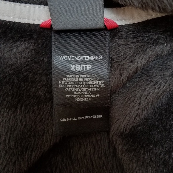 The North Face Black Fleece Jacket - Picture 3 of 3